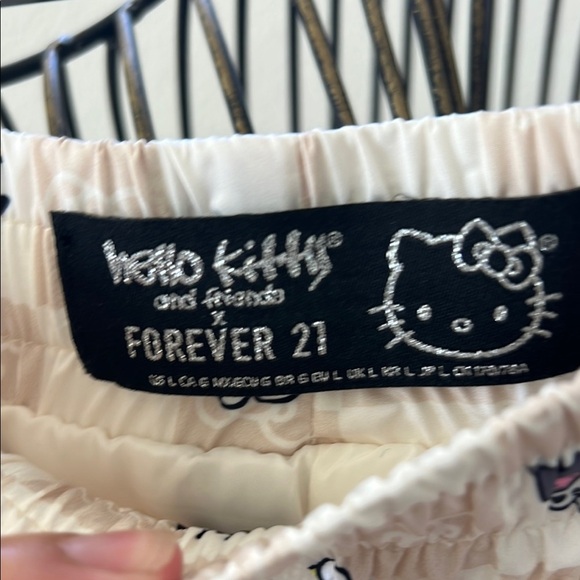 Hello Kitty Pants - Picture 5 of 7